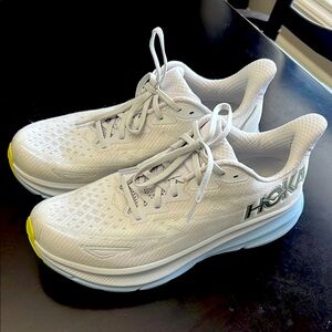 Hoka Clifton 9 Running Shoes Woman’s Sz 10.5